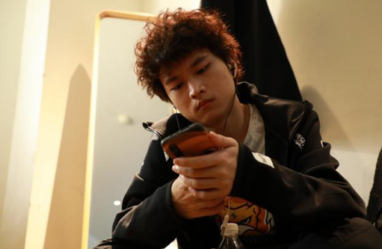 DOTA2的魅力何在蓝战非直播吸引万人围观
